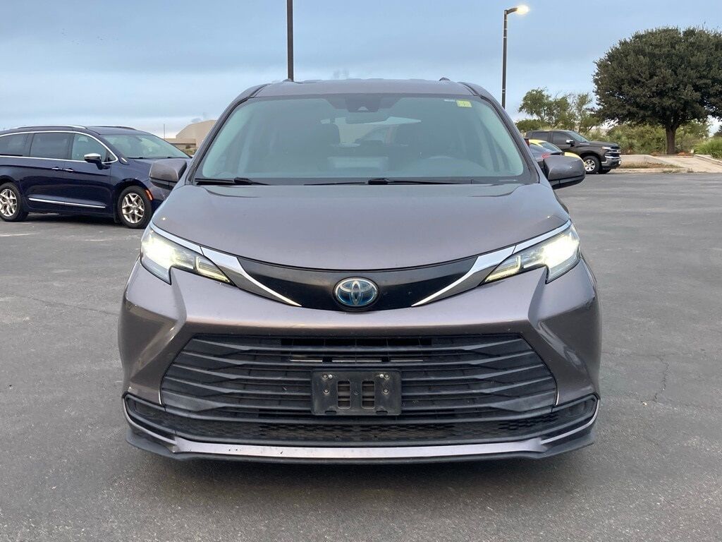 2021 Toyota Sienna LE