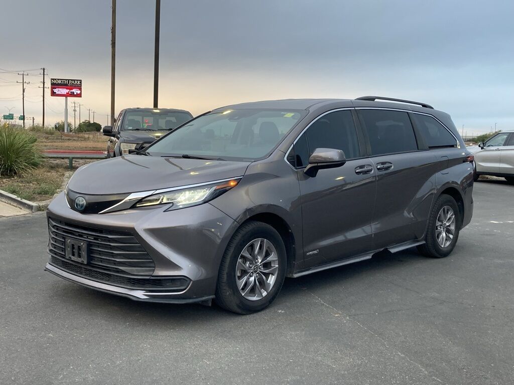 2021 Toyota Sienna LE San Antonio TX