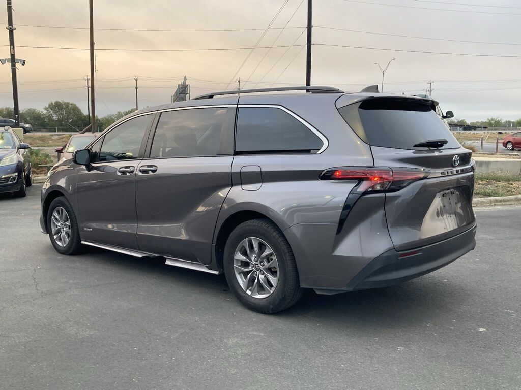 2021 Toyota Sienna LE San Antonio TX