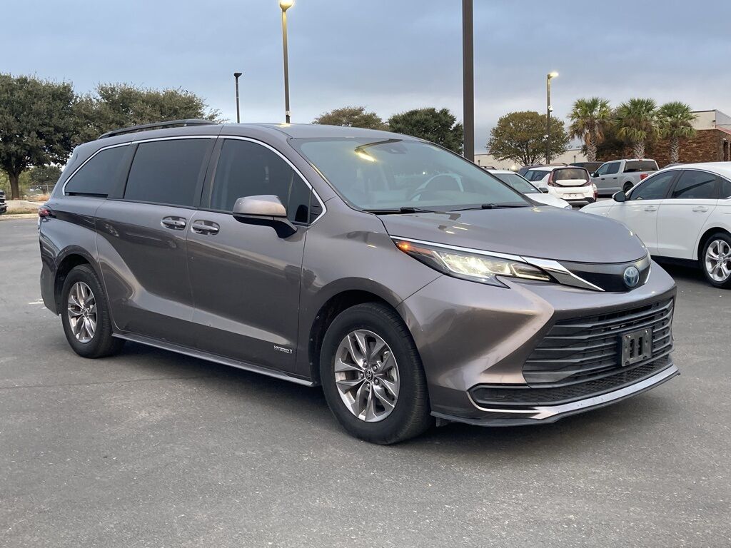 2021 Toyota Sienna LE San Antonio TX