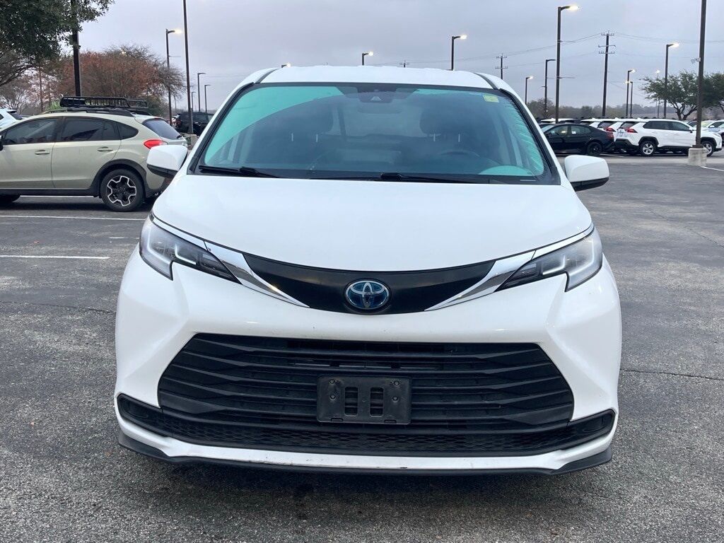 2021 Toyota Sienna LE