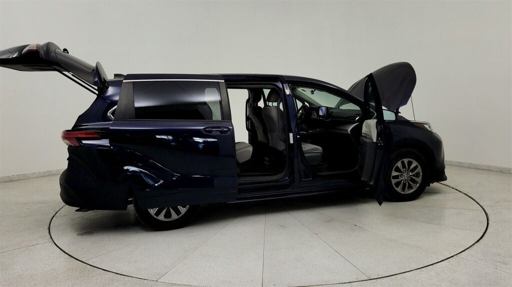 2021 Toyota Sienna LE Laurel MD