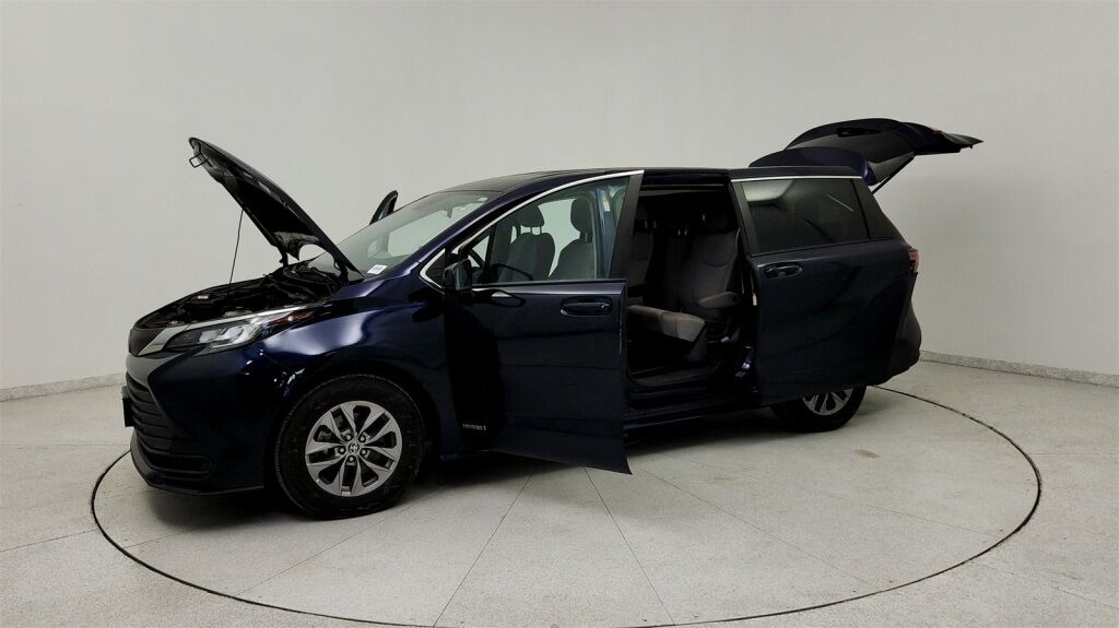 2021 Toyota Sienna LE Laurel MD