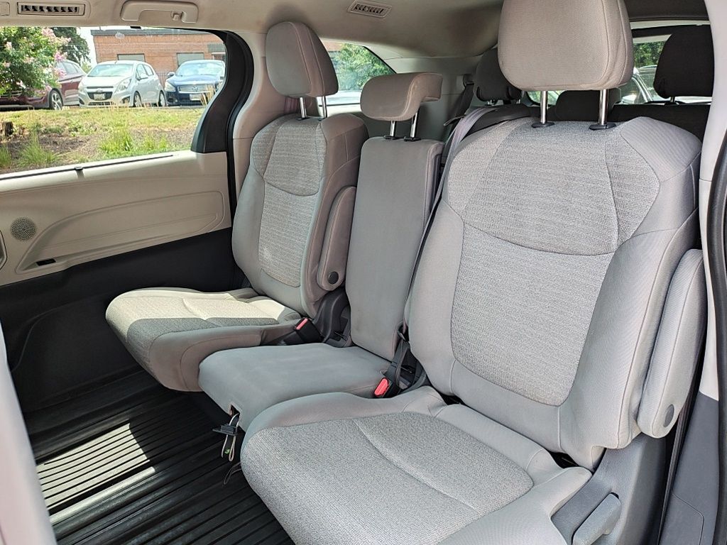 2021 Toyota Sienna LE Hunt Valley MD