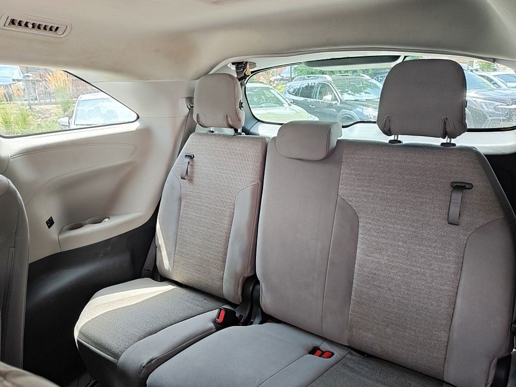 2021 Toyota Sienna LE Hunt Valley MD