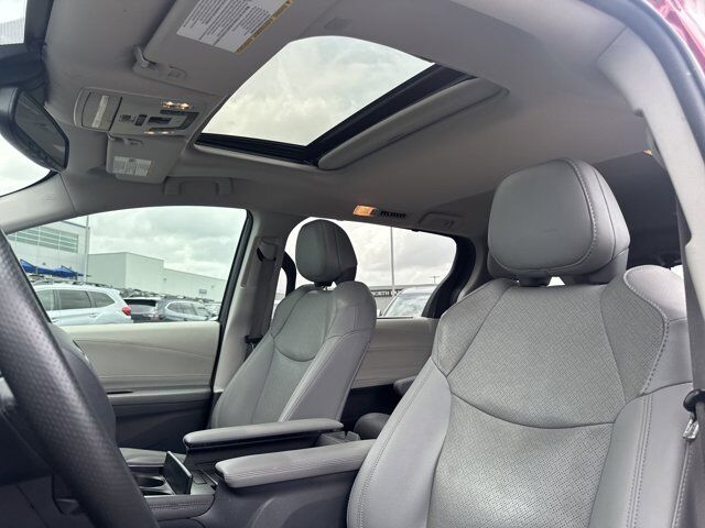 2021 Toyota Sienna Limited San Antonio TX