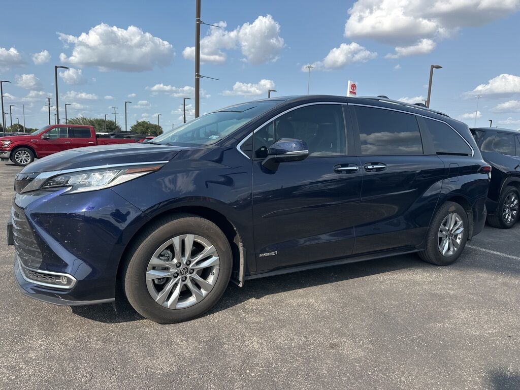 2021 Toyota Sienna Limited San Antonio TX