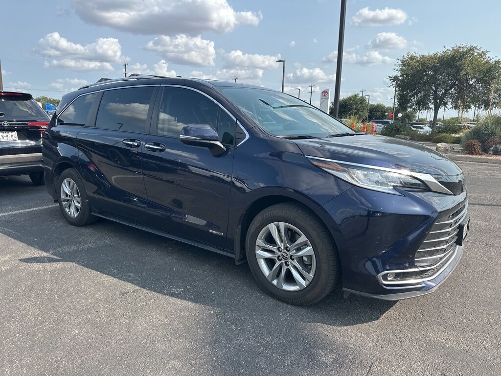 2021 Toyota Sienna Limited San Antonio TX