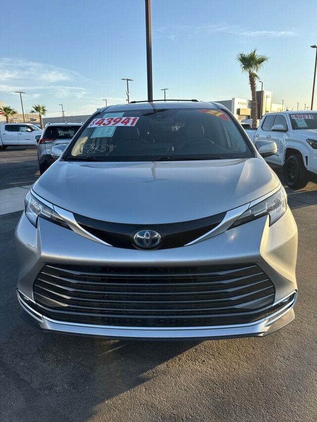 2021 Toyota Sienna Limited Yuma AZ