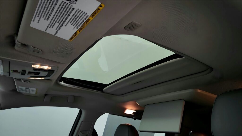 2021 Toyota Sienna Limited Laurel MD