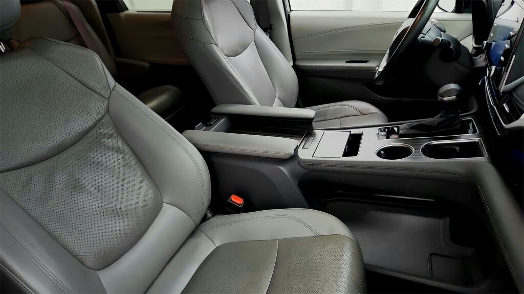 2021 Toyota Sienna Limited Laurel MD