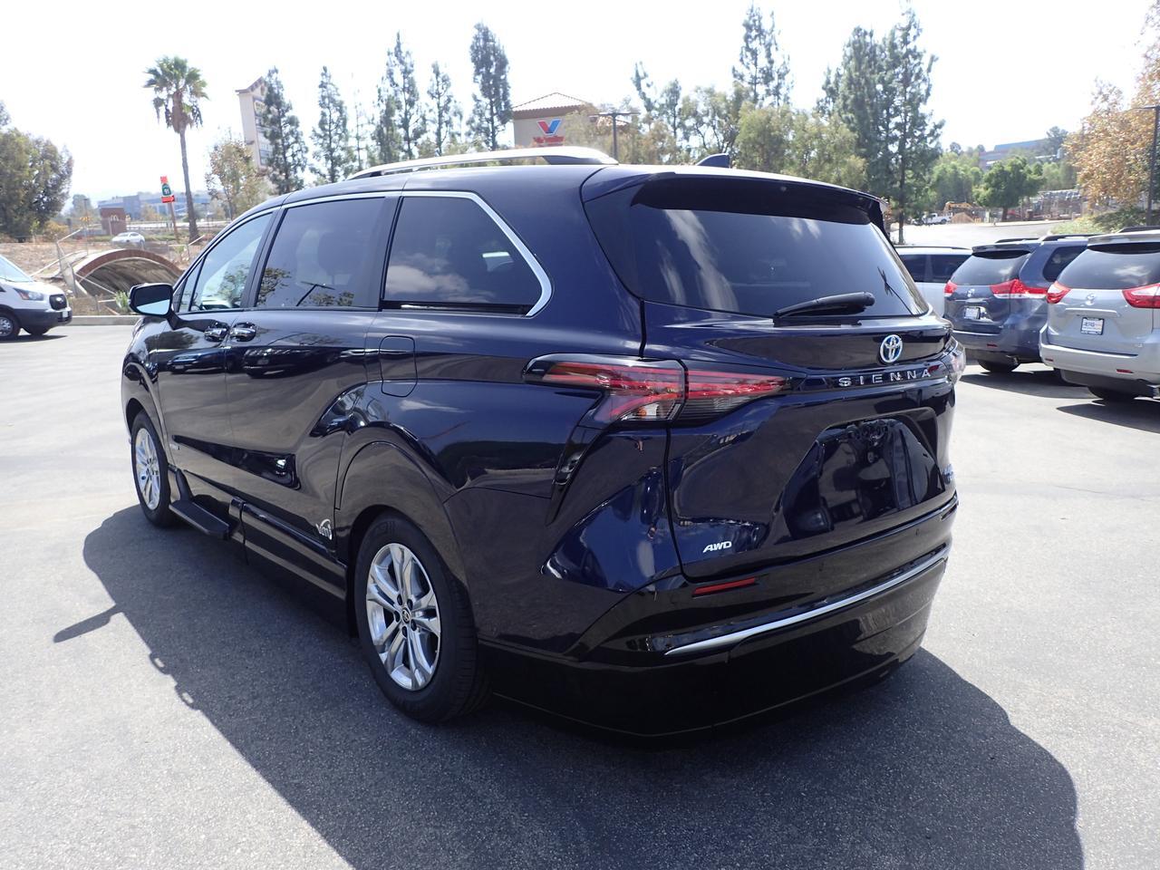 2021 Toyota Sienna Platinum Anaheim CA