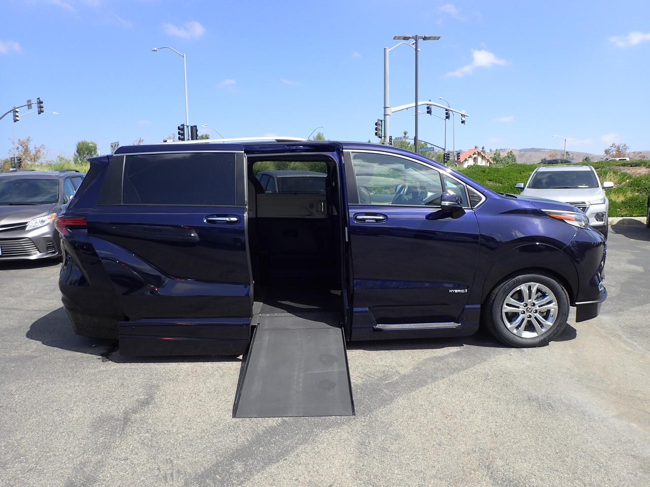 2021 Toyota Sienna Platinum Anaheim CA