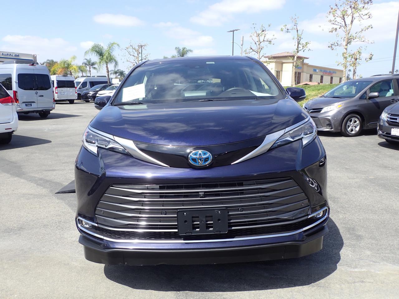 2021 Toyota Sienna Platinum