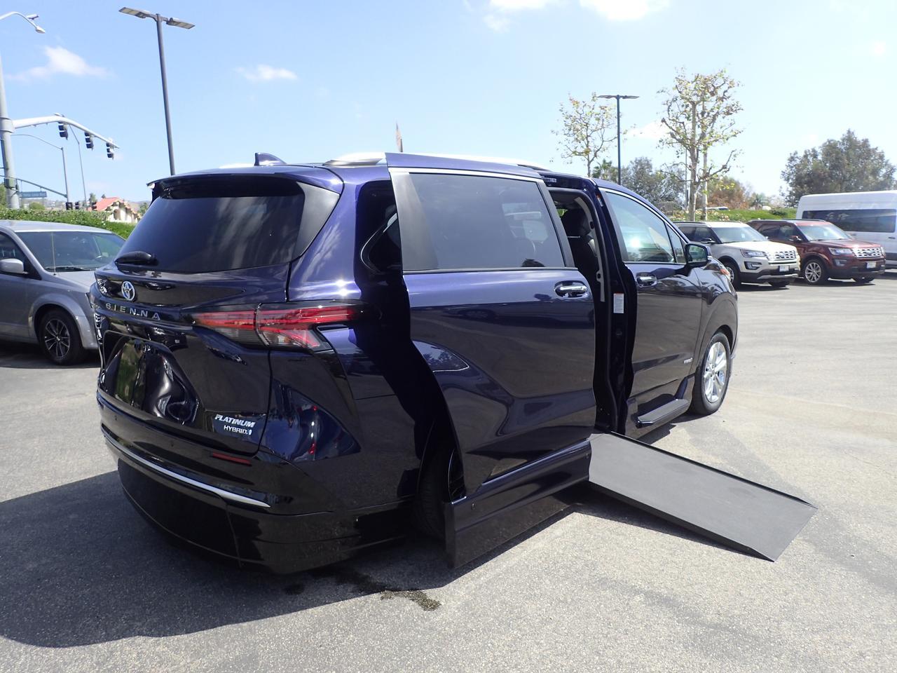 2021 Toyota Sienna Platinum Anaheim CA