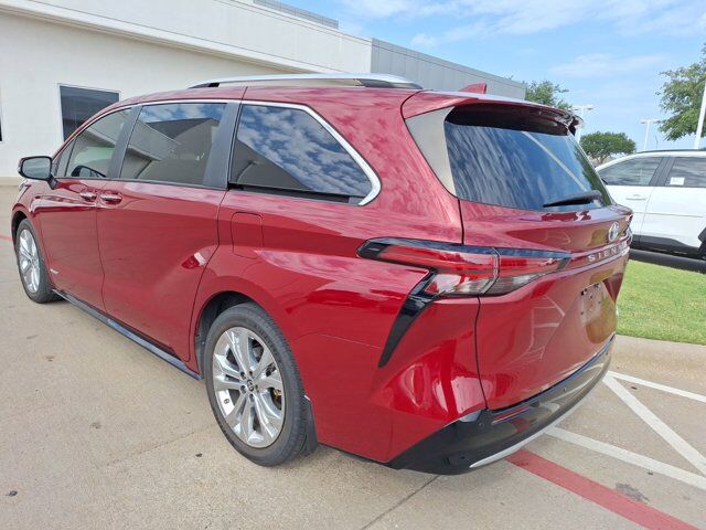 2021 Toyota Sienna Platinum Hurst TX