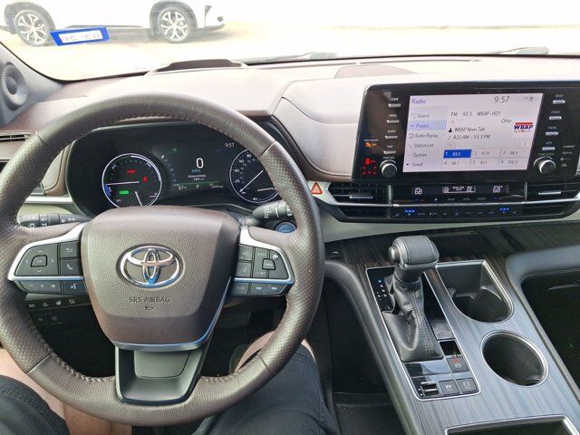 2021 Toyota Sienna Platinum Hurst TX