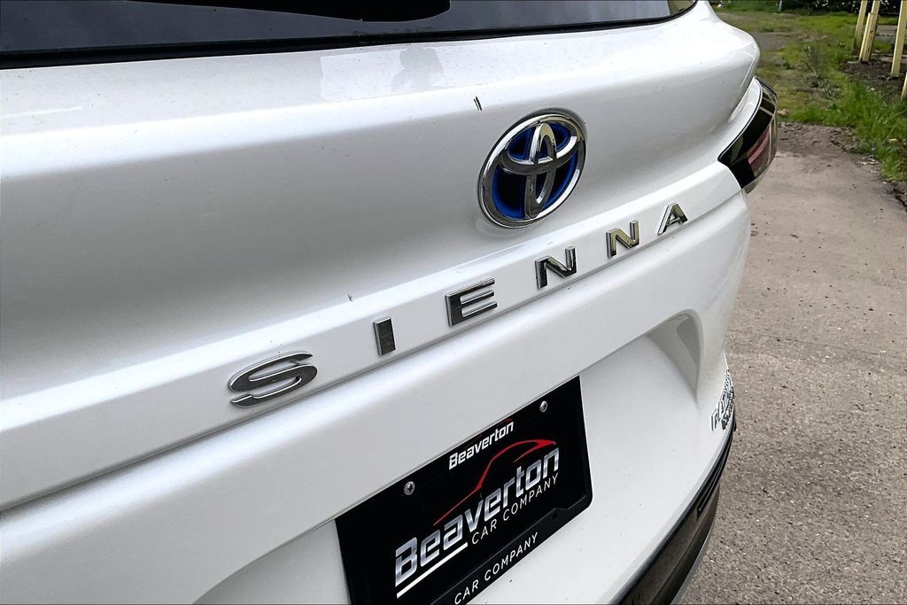 2021 Toyota Sienna Platinum OR