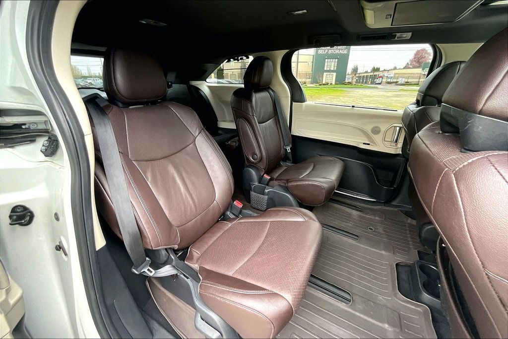 2021 Toyota Sienna Platinum OR