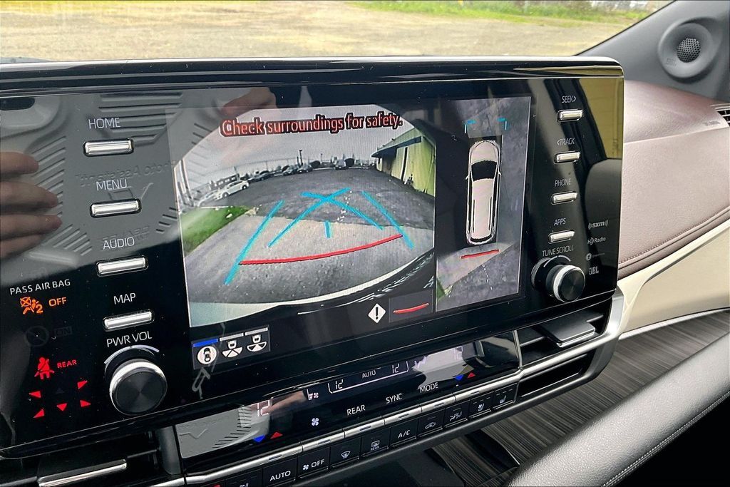 2021 Toyota Sienna Platinum OR