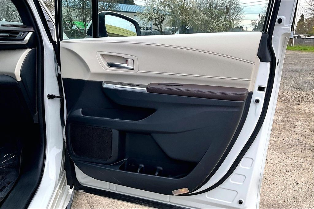 2021 Toyota Sienna Platinum OR