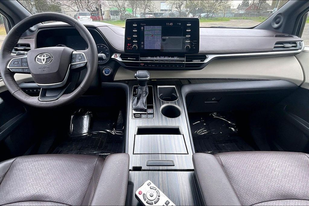 2021 Toyota Sienna Platinum OR