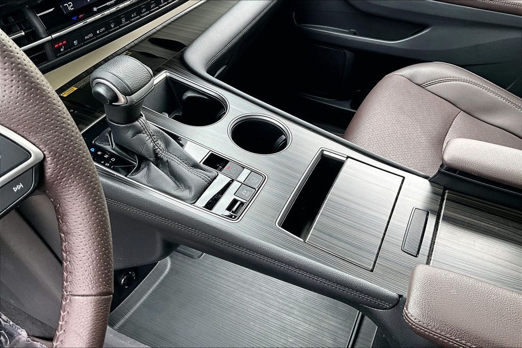 2021 Toyota Sienna Platinum OR