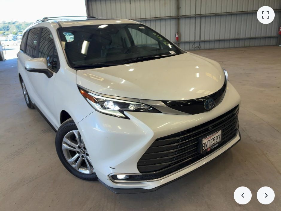 2021 Toyota Sienna Platinum OR