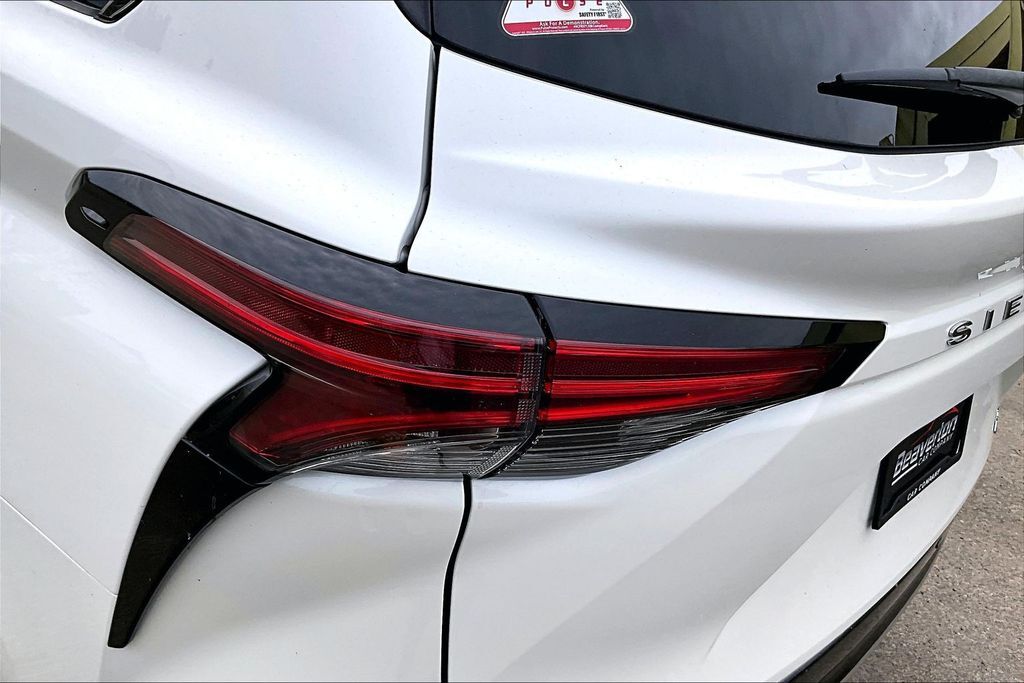 2021 Toyota Sienna Platinum OR
