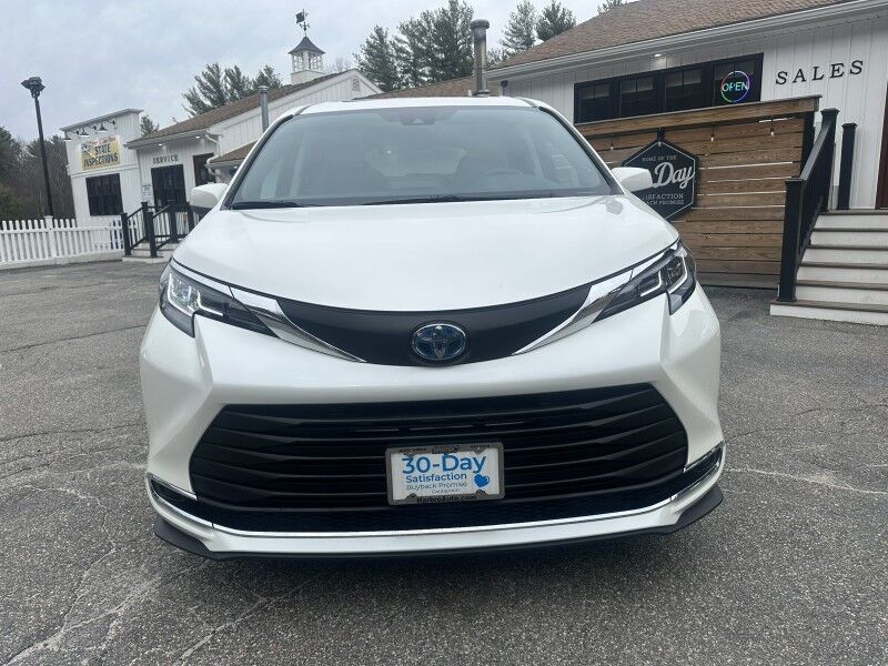 2021 Toyota Sienna XLE - HANDICAP VAN