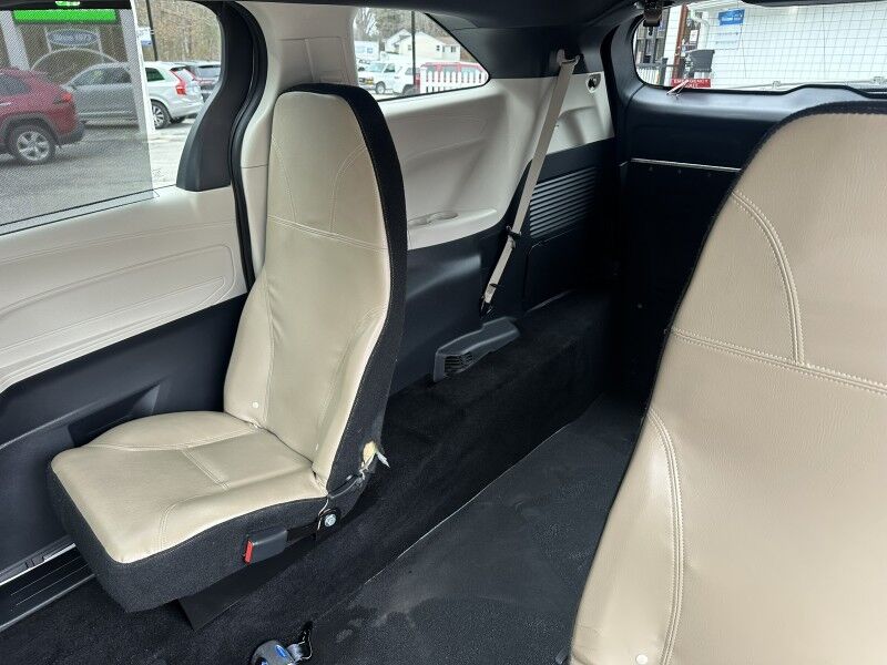 2021 Toyota Sienna XLE - HANDICAP VAN Webster MA