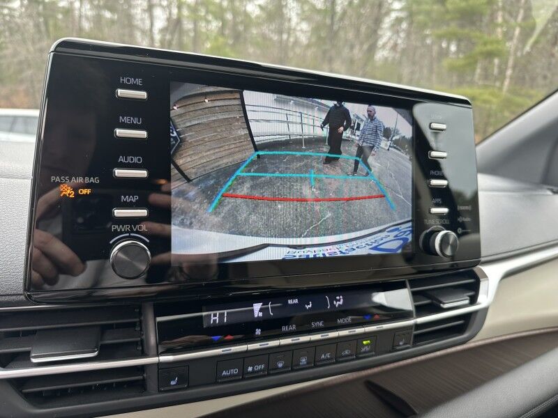 2021 Toyota Sienna XLE - HANDICAP VAN Webster MA