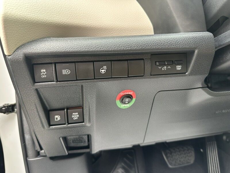 2021 Toyota Sienna XLE - HANDICAP VAN Webster MA