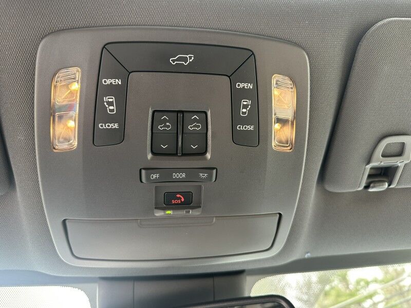 2021 Toyota Sienna XLE - HANDICAP VAN Webster MA