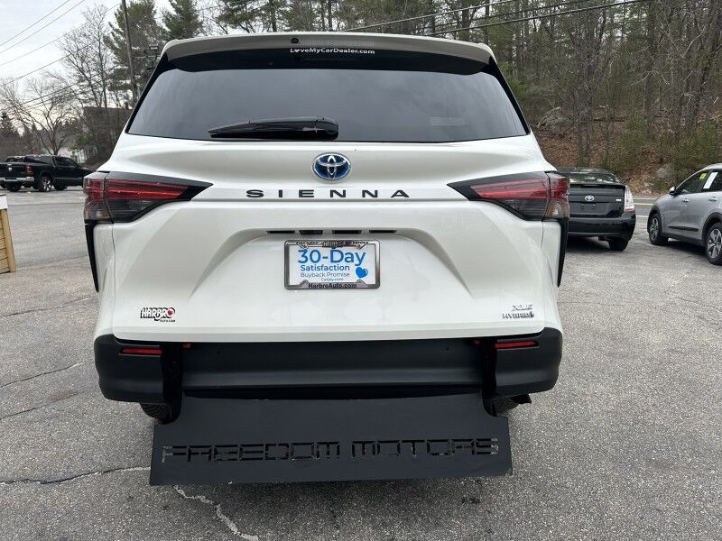 2021 Toyota Sienna XLE - HANDICAP VAN Webster MA