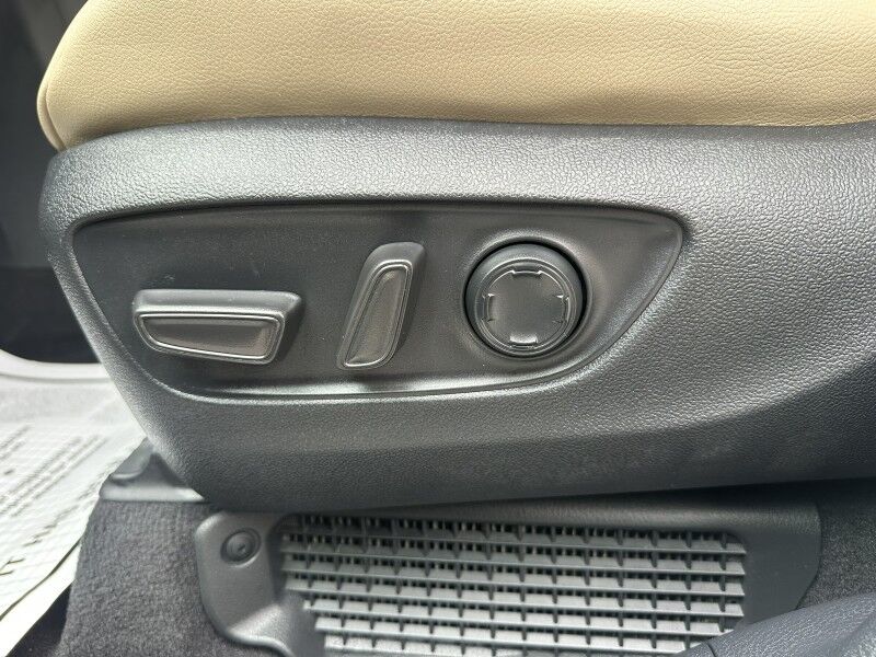 2021 Toyota Sienna XLE - HANDICAP VAN Webster MA