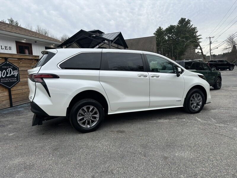 2021 Toyota Sienna XLE - HANDICAP VAN Webster MA