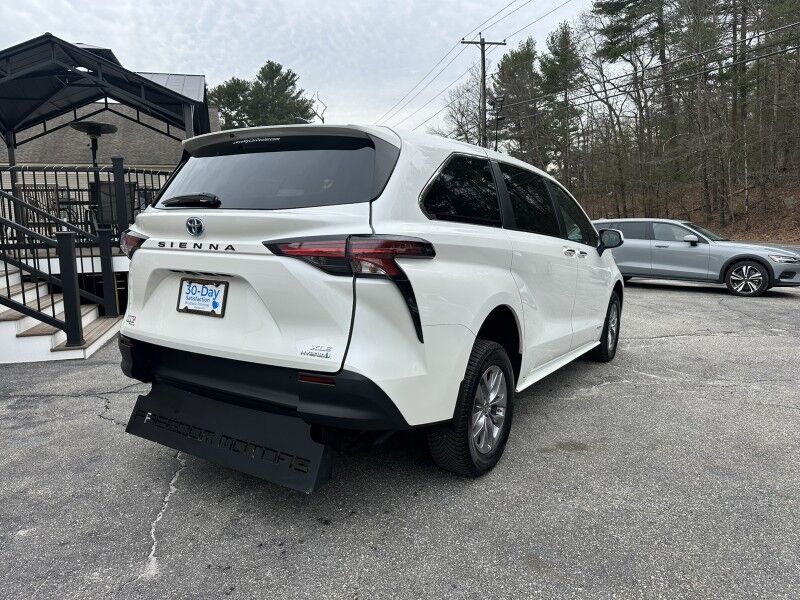 2021 Toyota Sienna XLE - HANDICAP VAN Webster MA