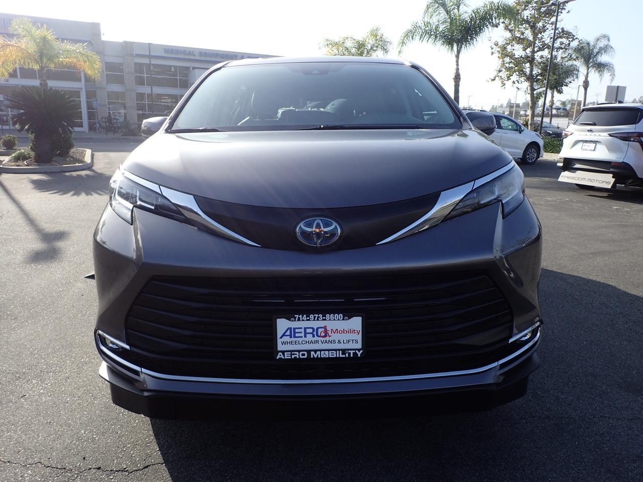 2021 Toyota Sienna XLE