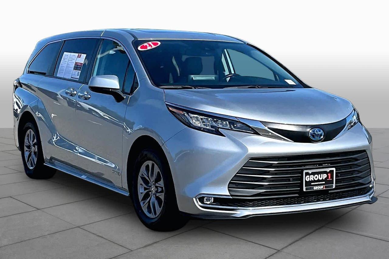 2021 Toyota Sienna XLE