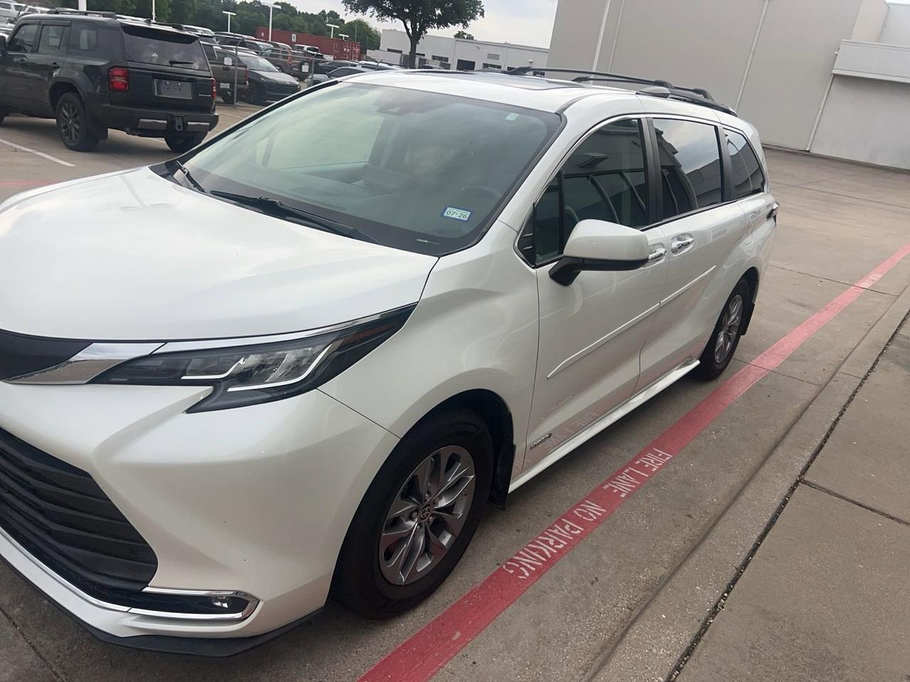 2021 Toyota Sienna XLE Hurst TX
