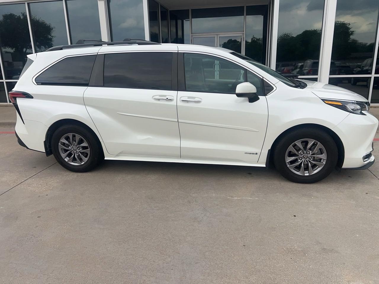 2021 Toyota Sienna XLE Hurst TX