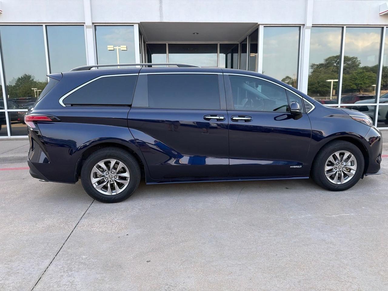2021 Toyota Sienna XLE Hurst TX