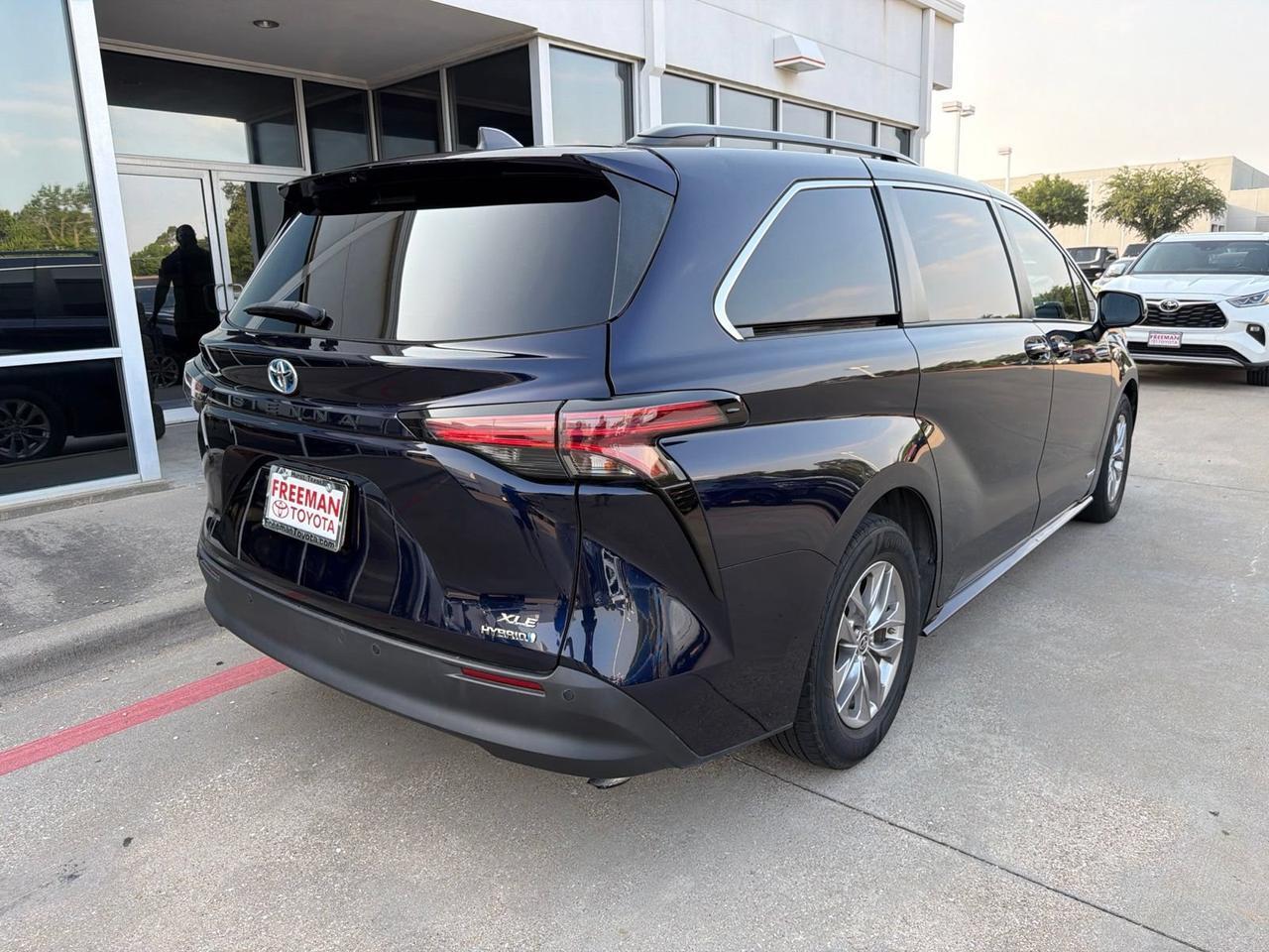 2021 Toyota Sienna XLE Hurst TX
