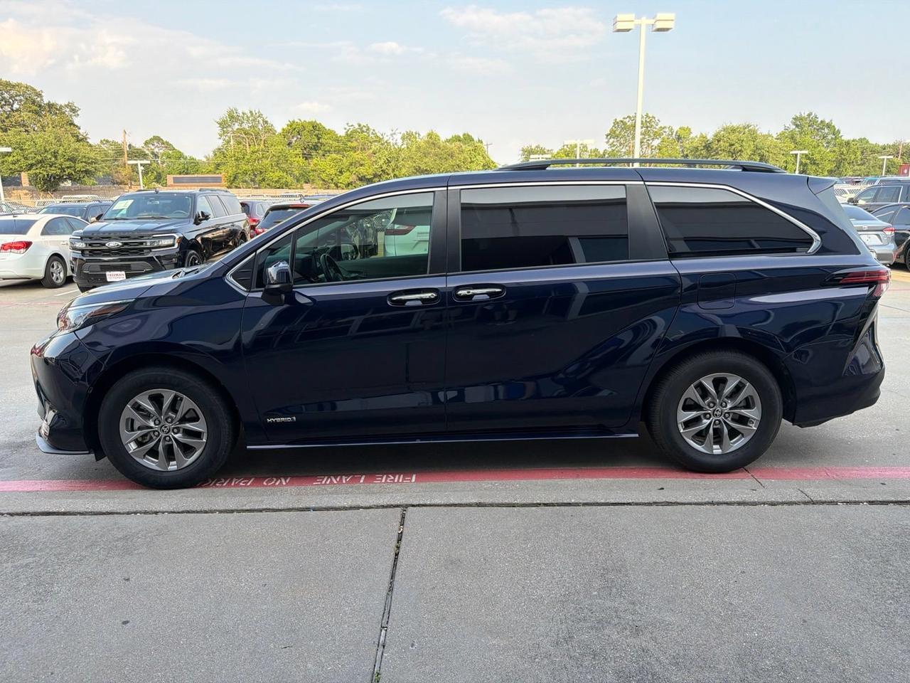2021 Toyota Sienna XLE Hurst TX