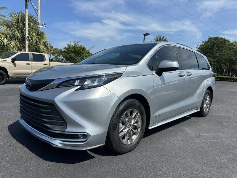 2021 Toyota Sienna XLE