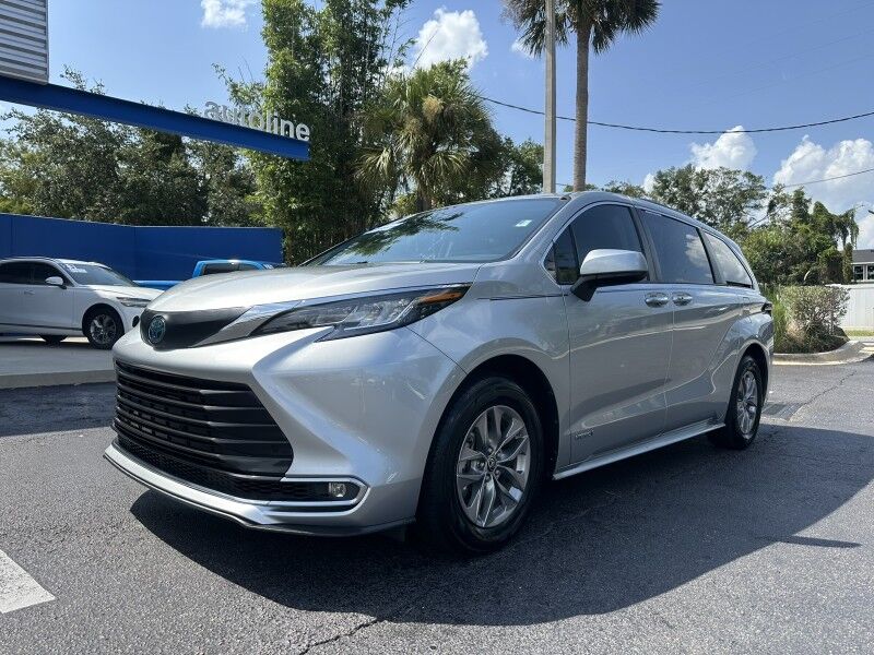 2021 Toyota Sienna XLE