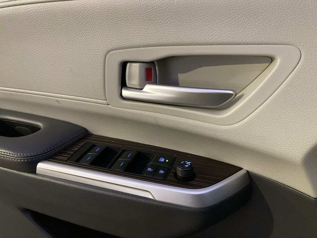 2021 Toyota Sienna XLE San Antonio TX