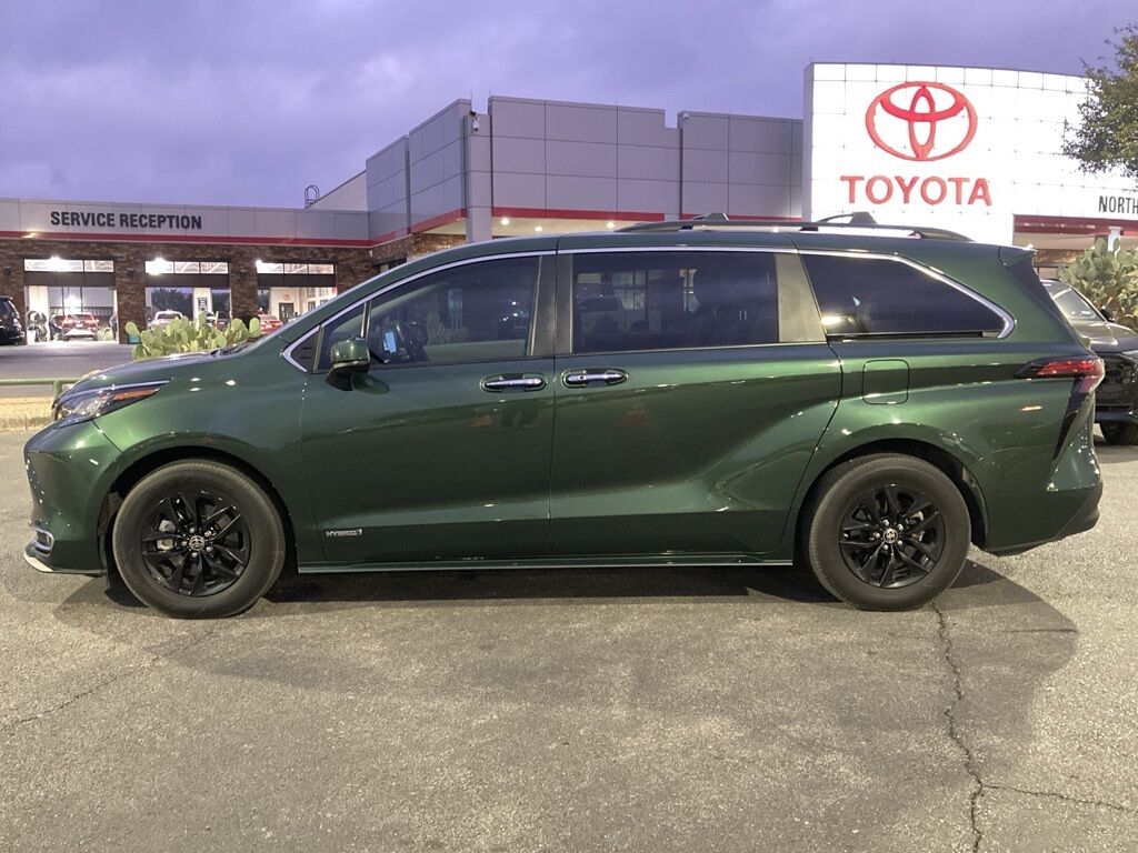 2021 Toyota Sienna XLE San Antonio TX