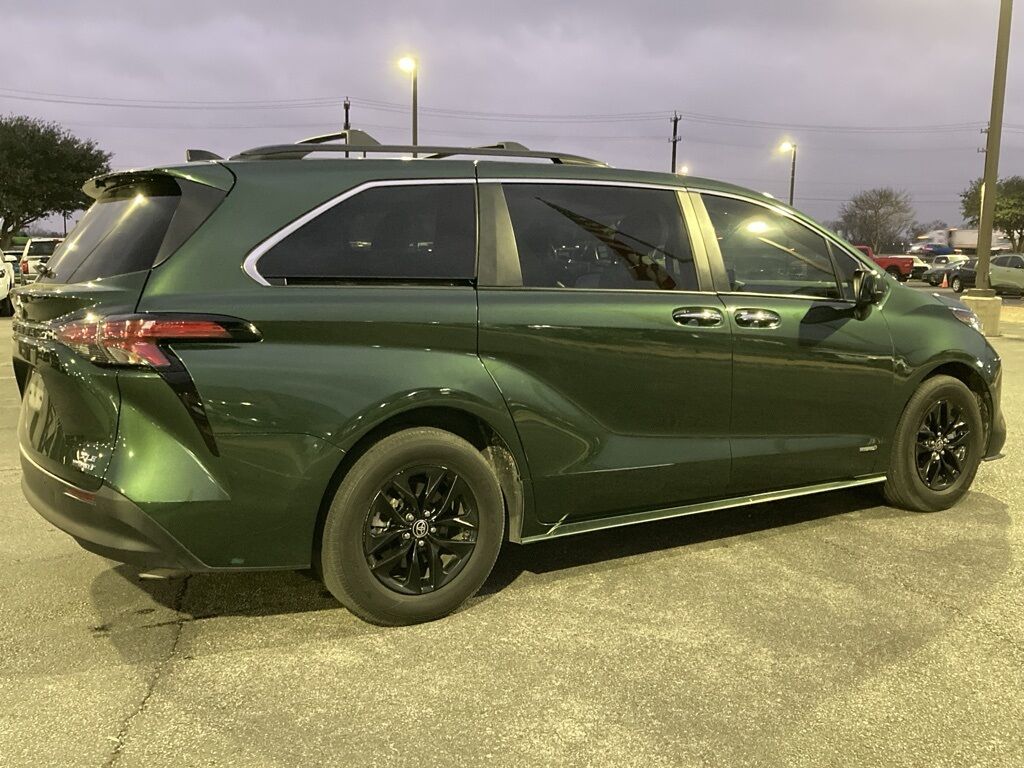 2021 Toyota Sienna XLE San Antonio TX